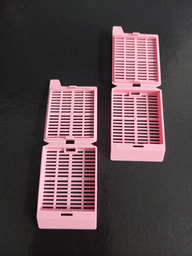 [BX.0106-1100-12] CASSETTE DE INCLUSIÓN HISTOLÓGICA 45° MANUAL COLOR ROSADO - CAJA X 250 UND